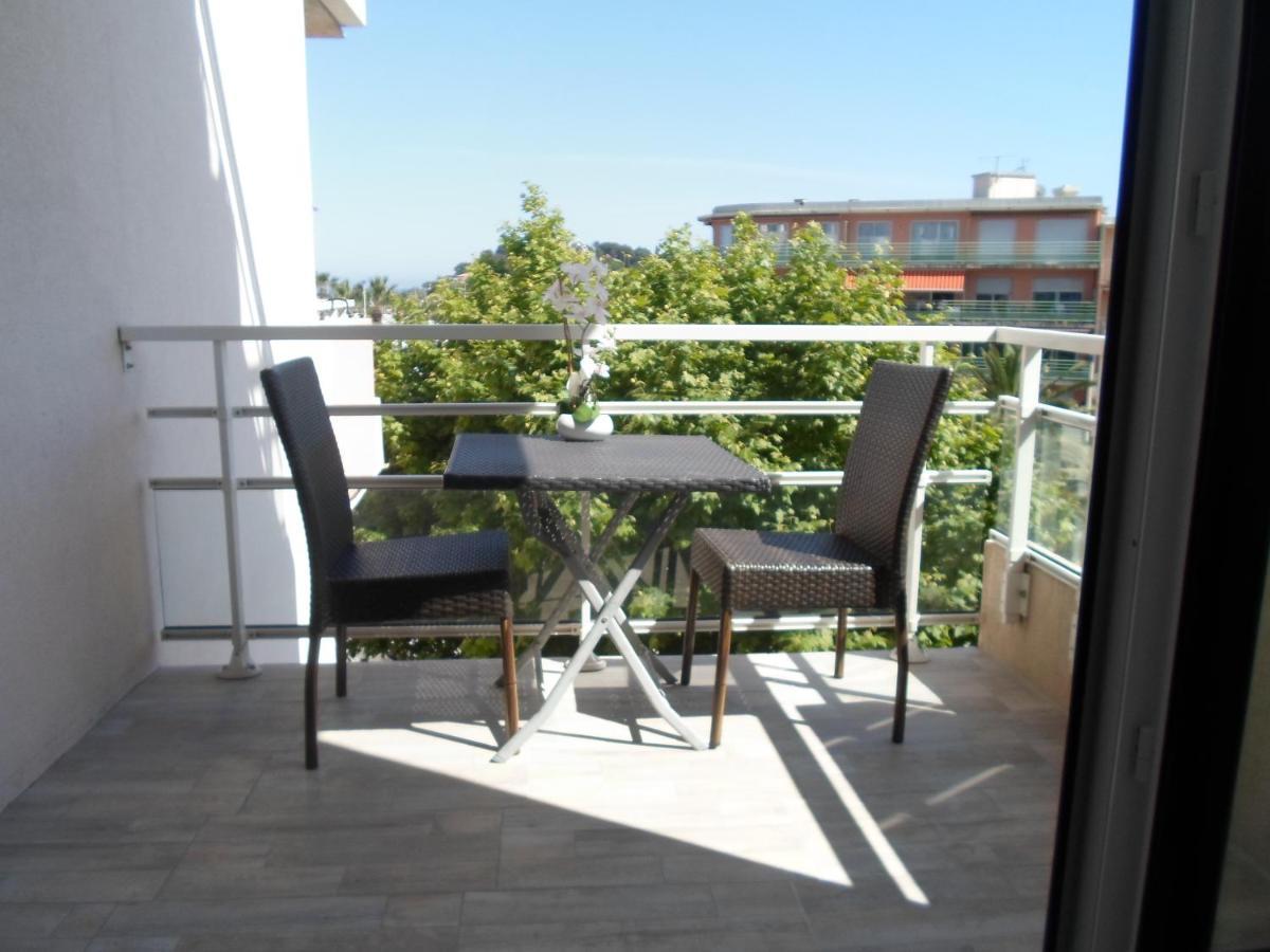 Appart T3 A 50 M De La Plage Cavalaire-sur-Mer Exterior foto